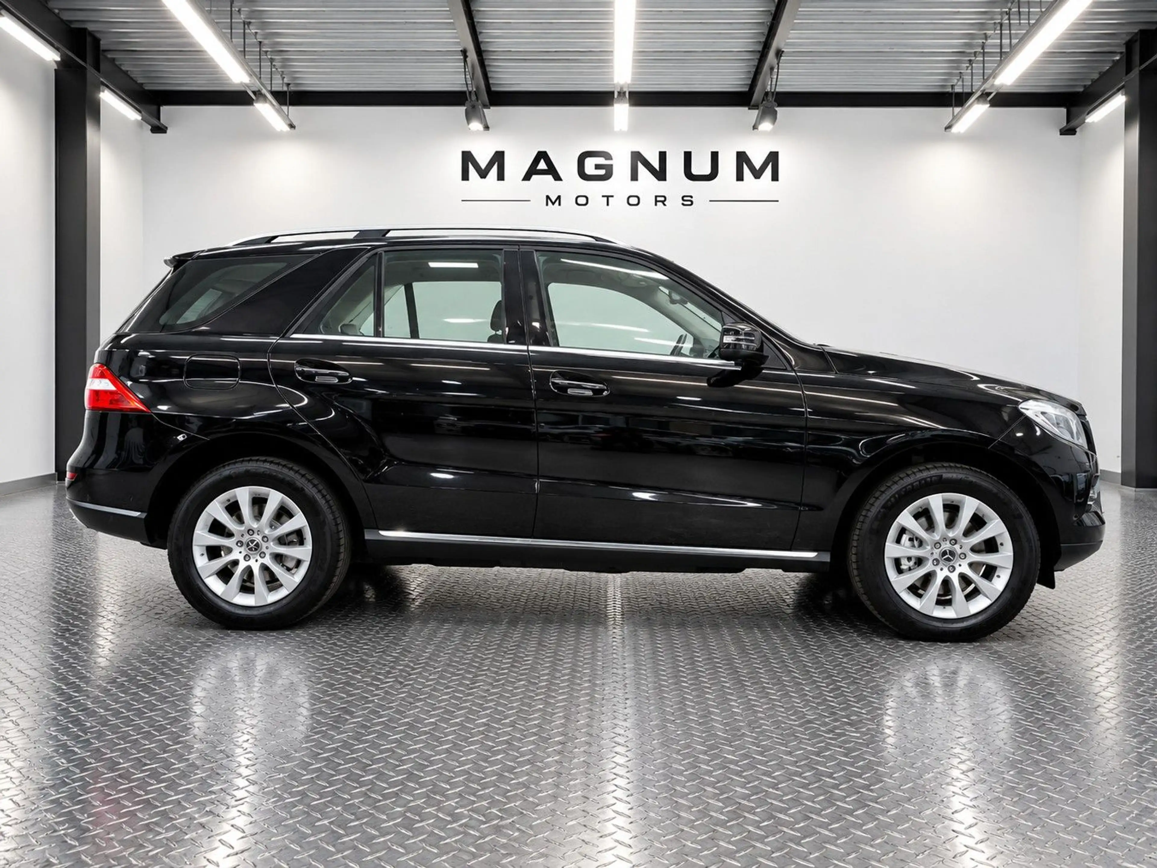 Mercedes-Benz ML 250 ML250 4-MATIC BT *Navi*Leder*AHK*8x Bereift* — photo 7