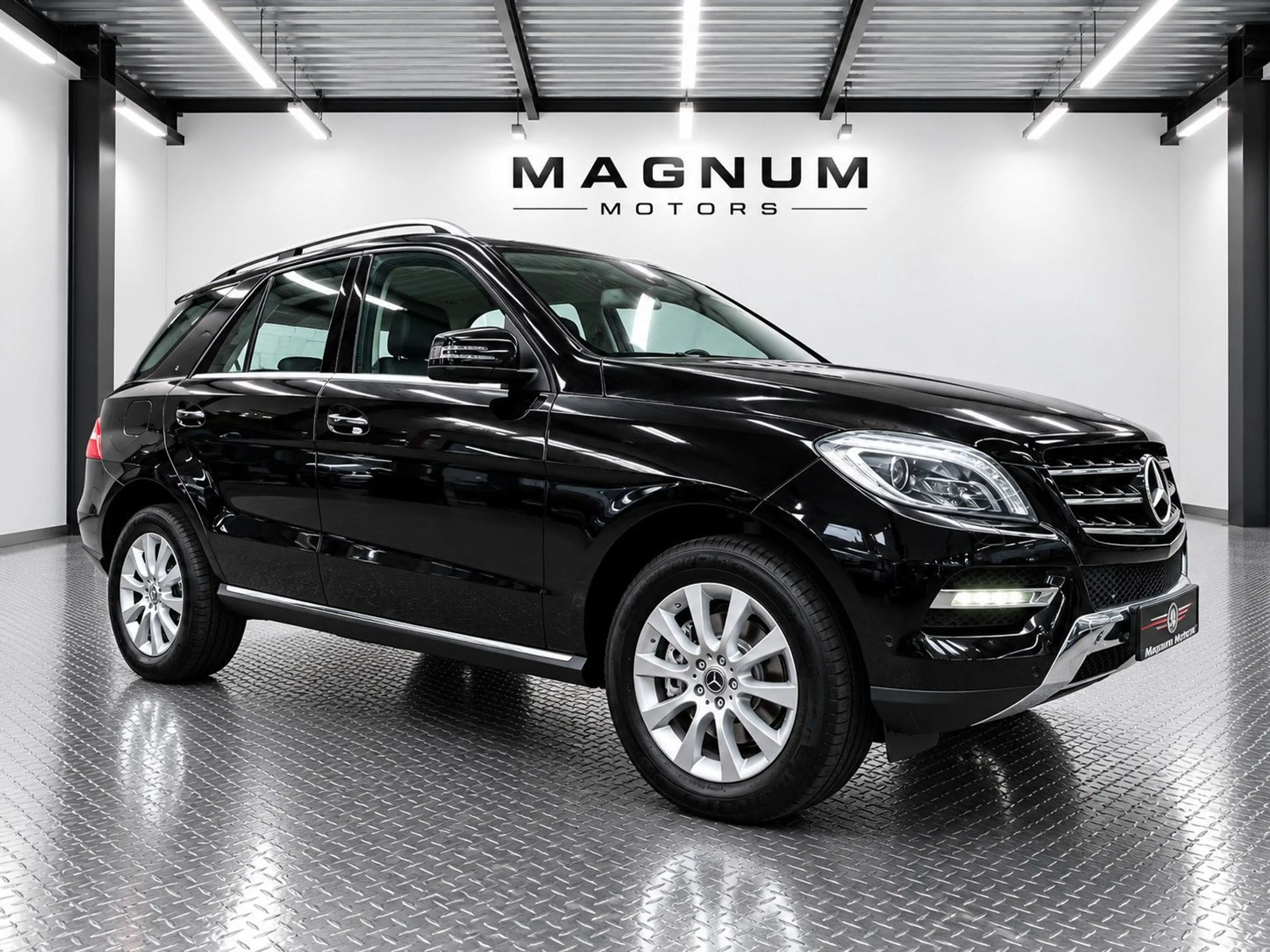 Mercedes-Benz ML 250 ML250 4-MATIC BT *Navi*Leder*AHK*8x Bereift* — photo 3