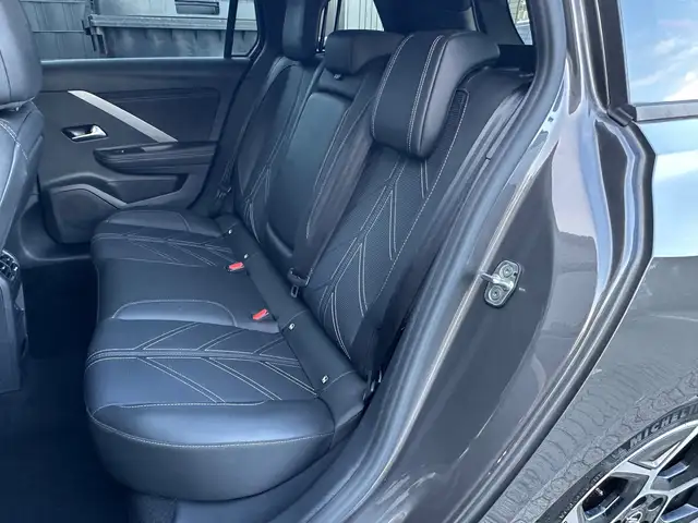 Opel Astra view 13