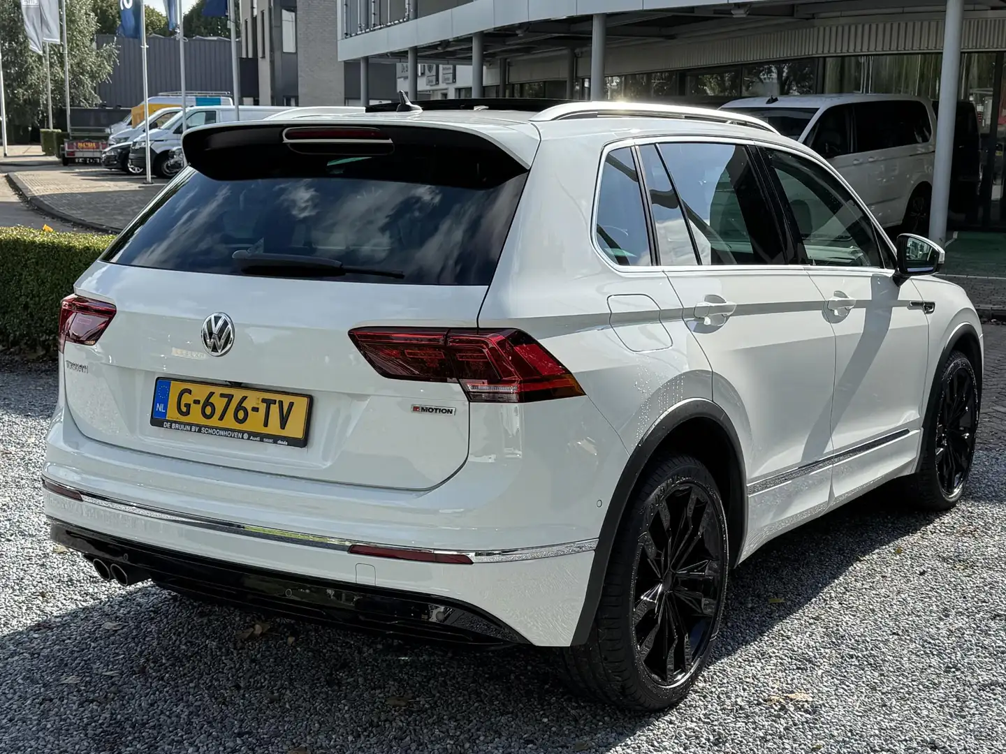 Volkswagen Tiguan 2.0 TSI DSG 4M R-Line (2x) (Pano,Camera,Virtual) Blanc - 2