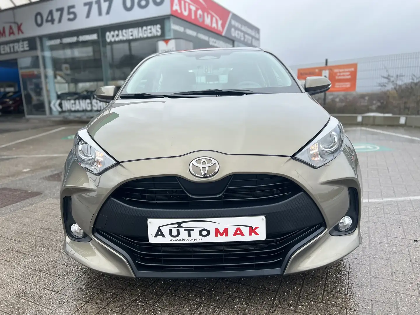 TOYOTA Yaris
