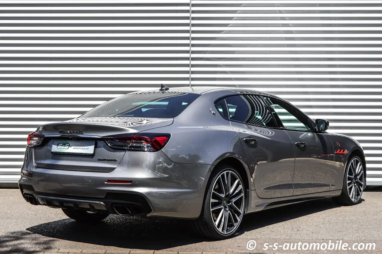 Maserati Quattroporte 2022 — фото 15