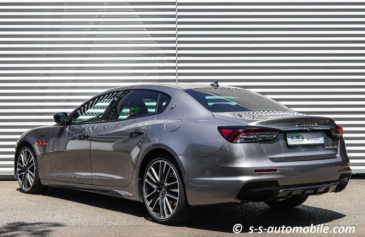 Maserati Quattroporte 2022 — фото 11