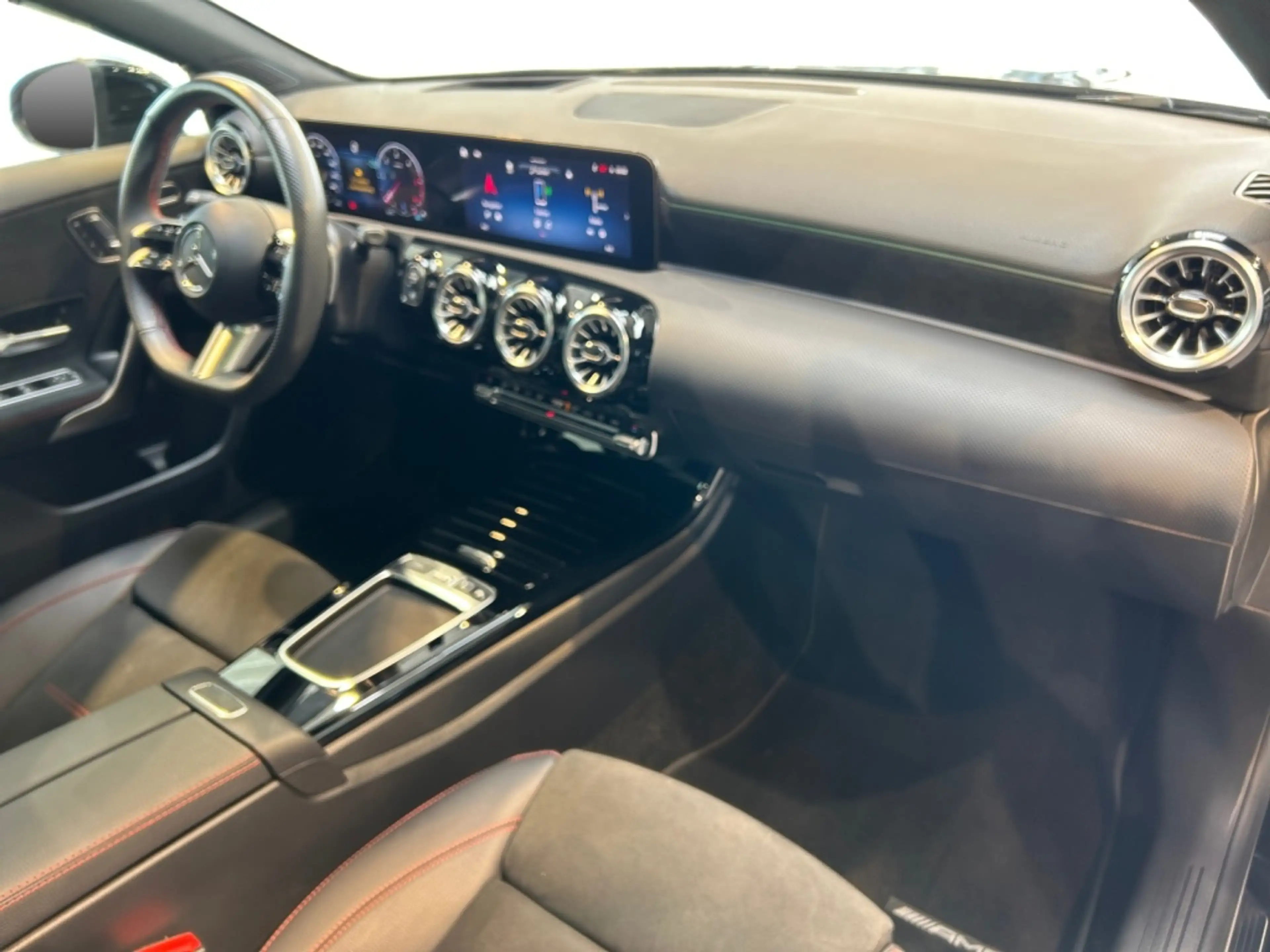 Mercedes-Benz A 220 d AMG AMG+MBUX+MBeam+Night+HUD+Pano+SHD — photo 10