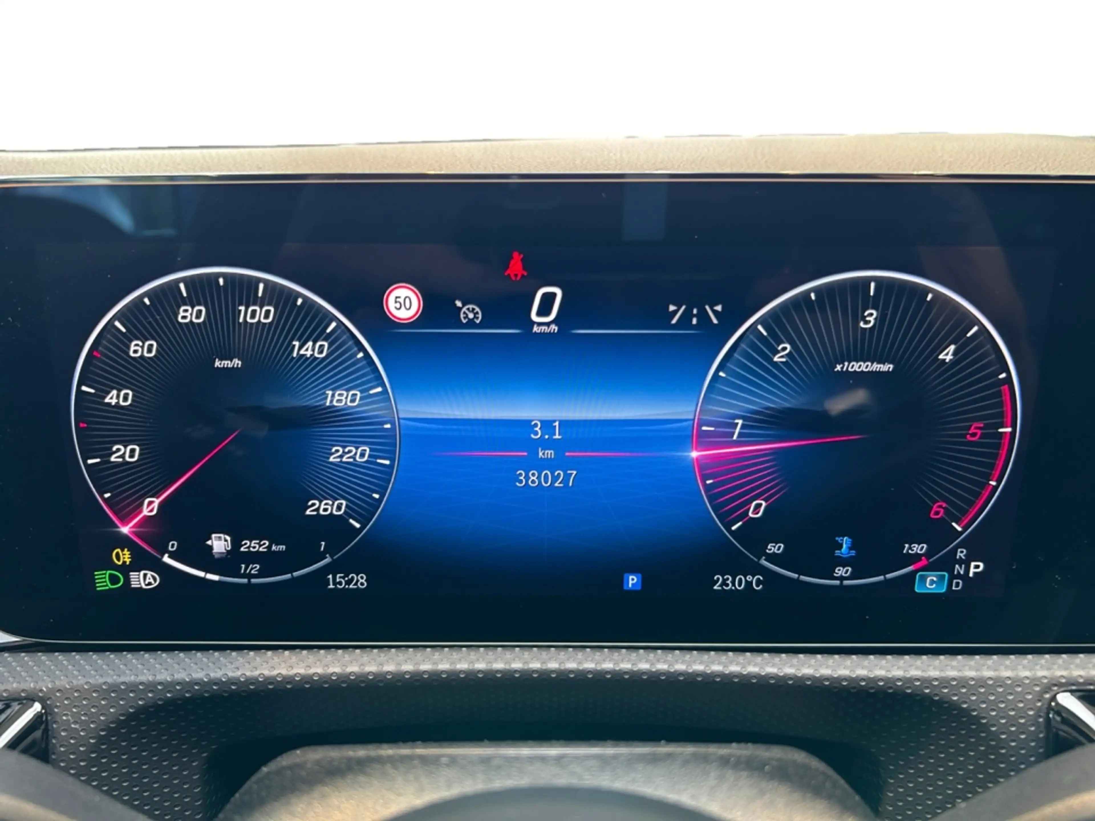 Mercedes-Benz A 220 d AMG AMG+MBUX+MBeam+Night+HUD+Pano+SHD — photo 14