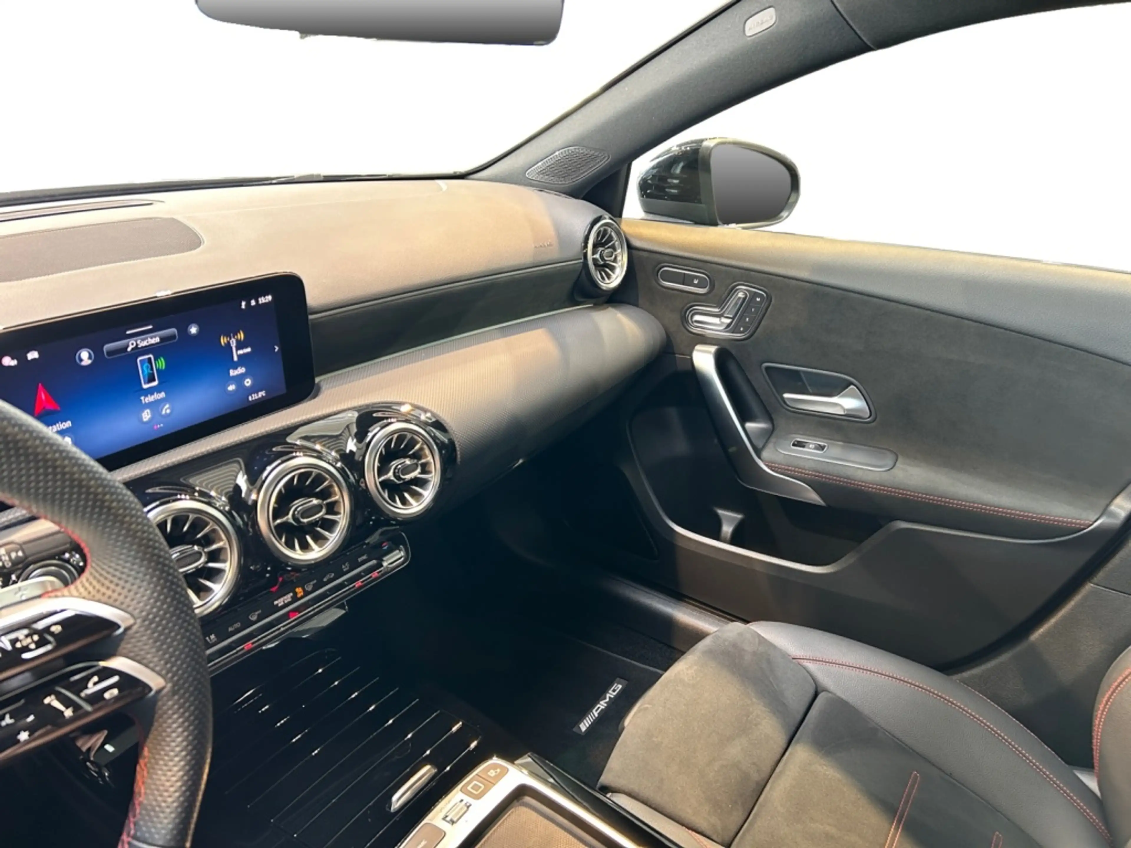 Mercedes-Benz A 220 d AMG AMG+MBUX+MBeam+Night+HUD+Pano+SHD — photo 12