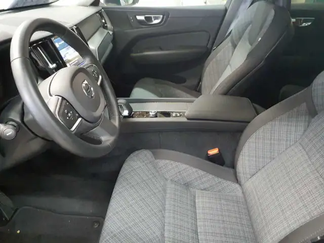 Volvo XC60 view 7