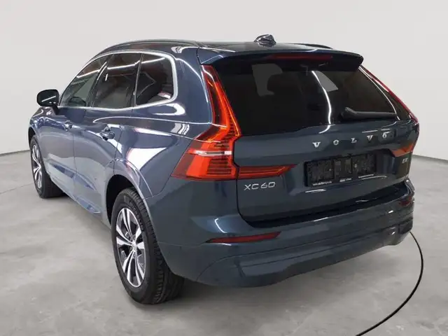 Volvo XC60 view 5