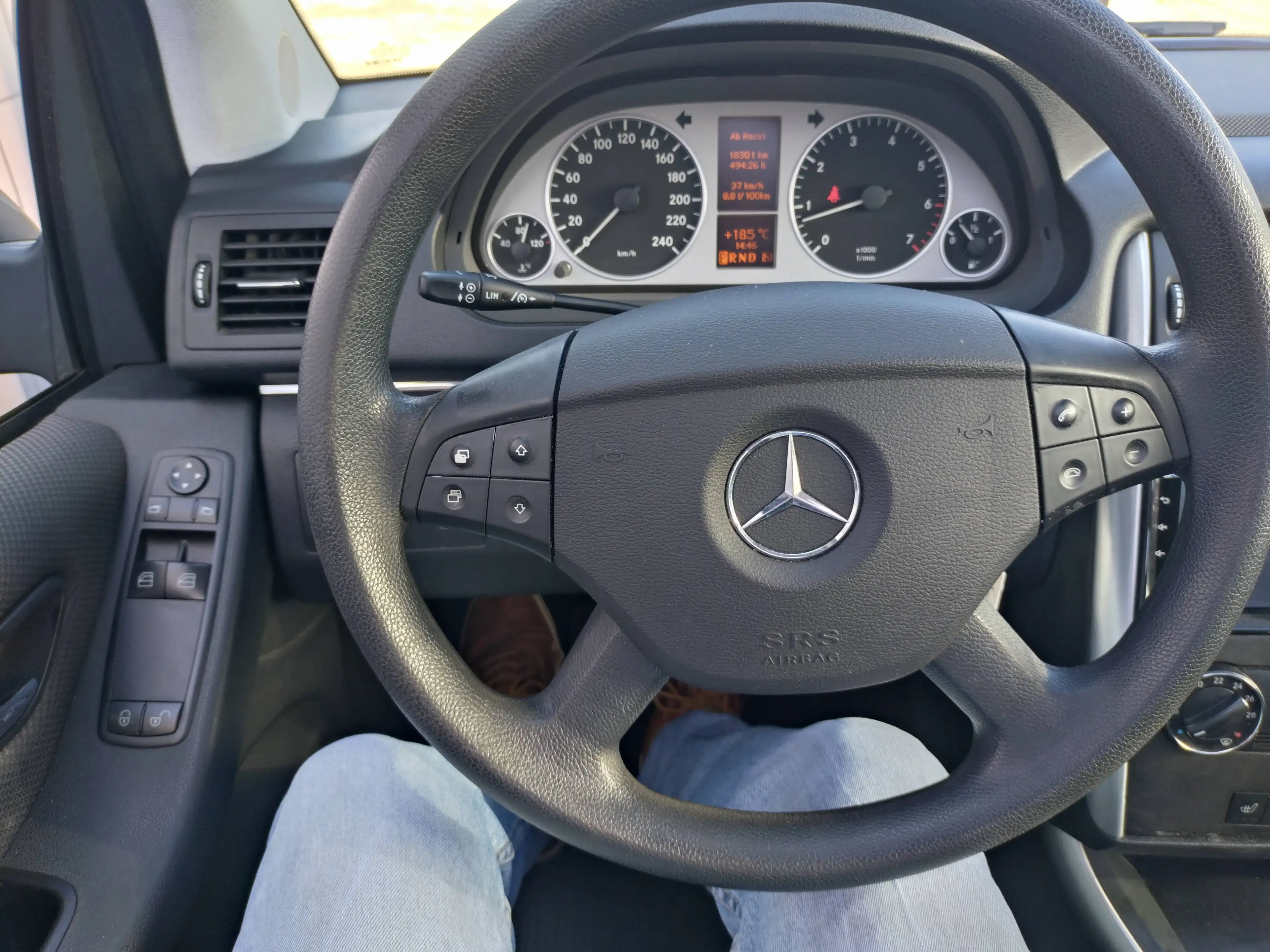 Mercedes-Benz B 200 B 200 +1Hd+Navi+AHK+PDC+Panorama+SHZ+Temp++ — photo 10