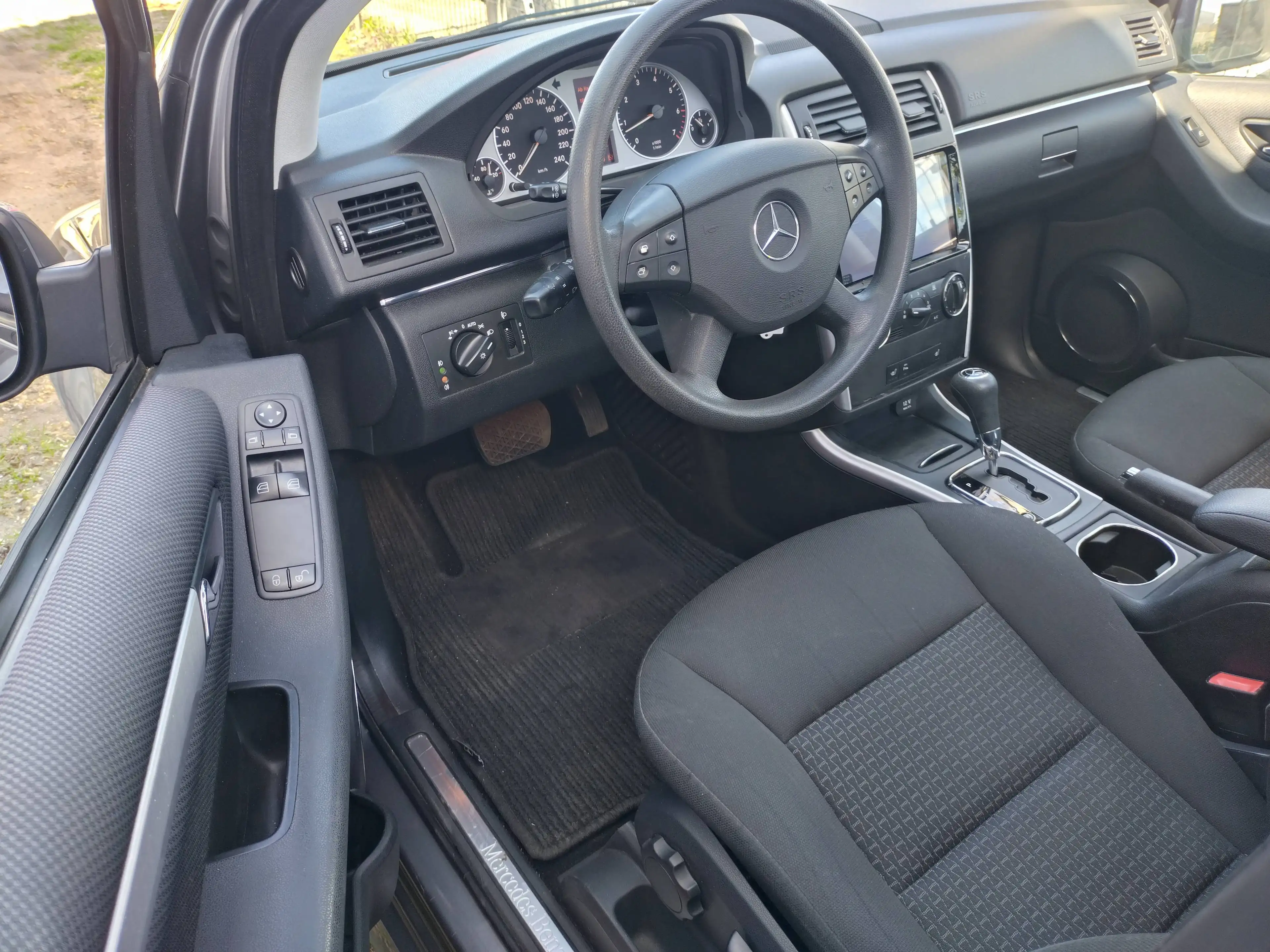 Mercedes-Benz B 200 B 200 +1Hd+Navi+AHK+PDC+Panorama+SHZ+Temp++ — photo 7