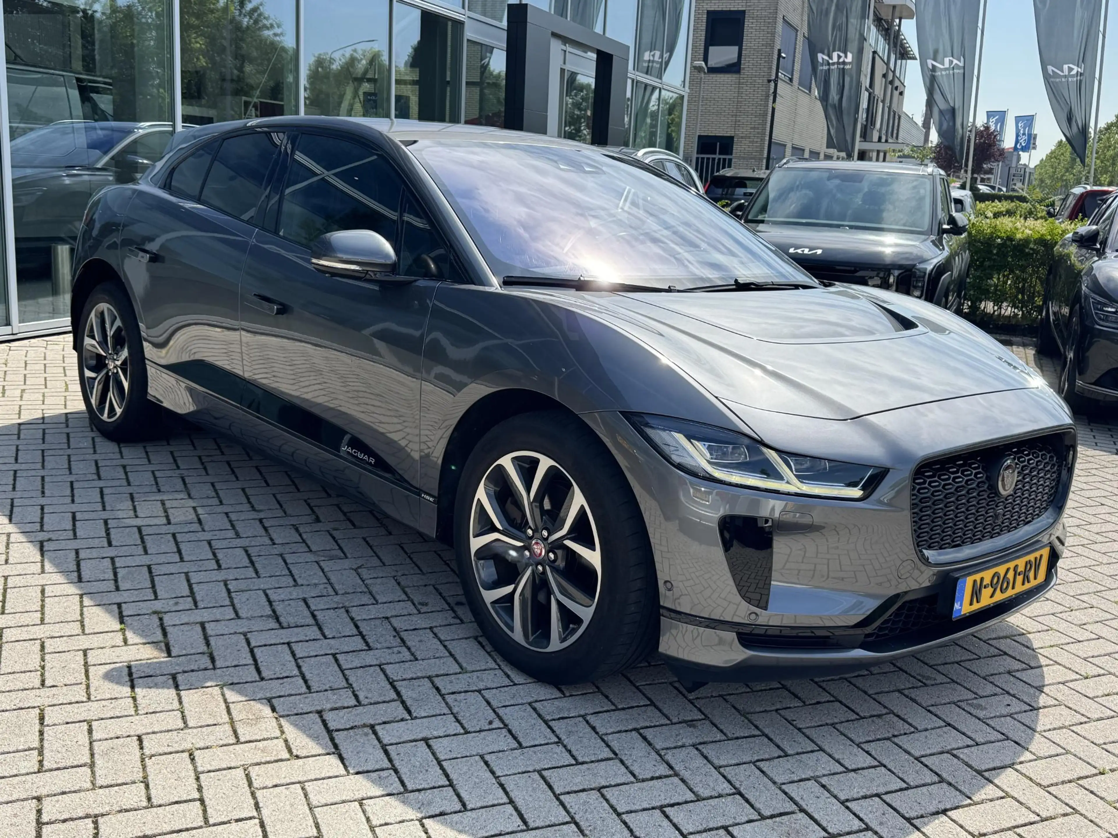 Jaguar I-Pace EV400 HSE 90 kWh — photo 3