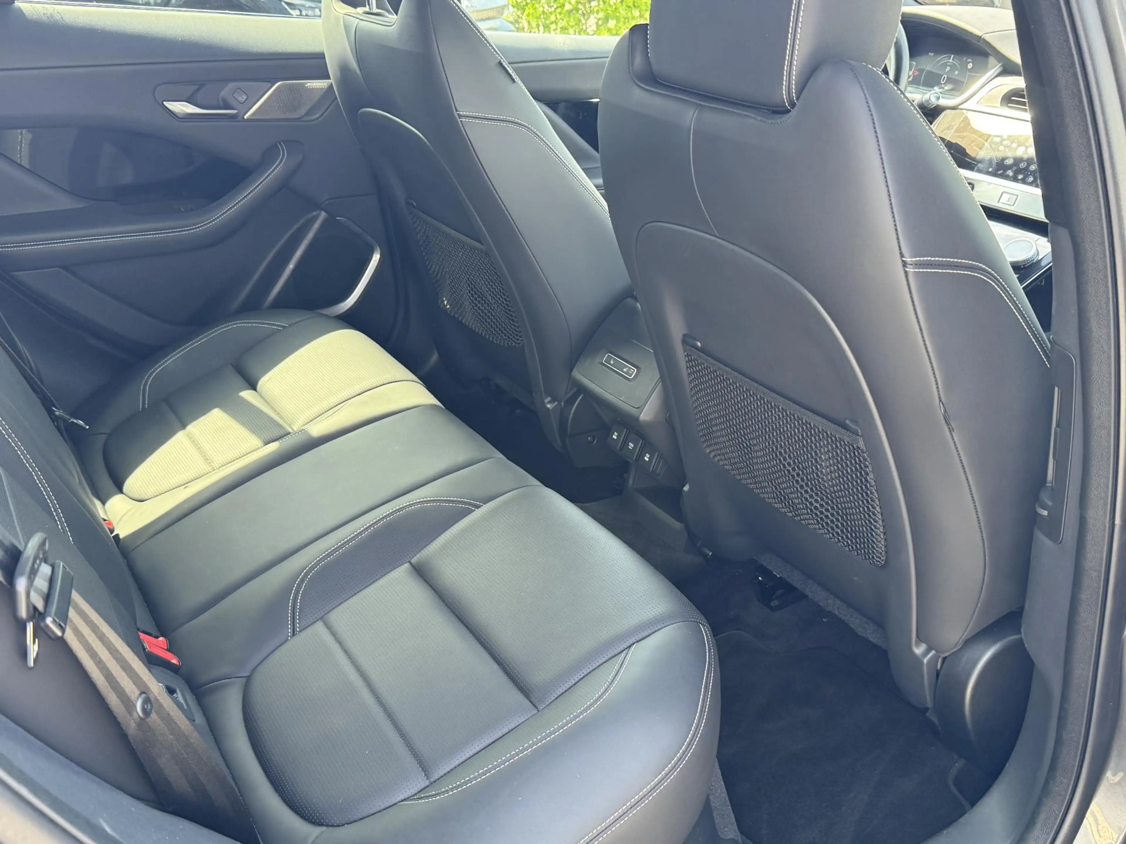 Jaguar I-Pace EV400 HSE 90 kWh — photo 12
