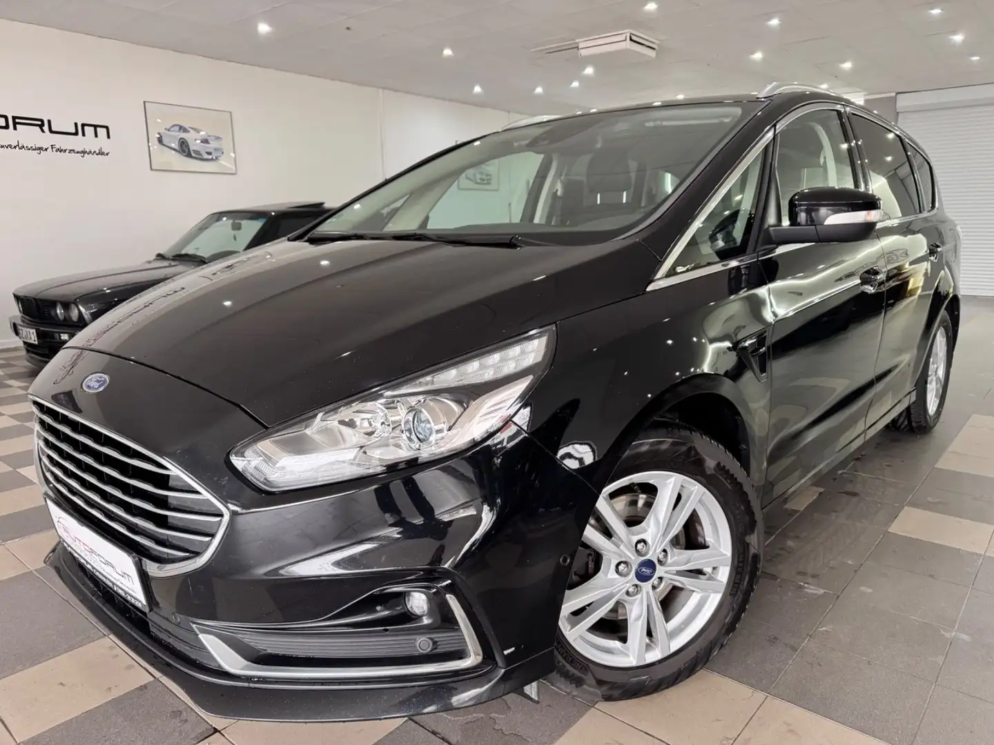 Ford S-Max S-MAX Titanium Aut.*7 Sitze-Ahk* Zwart - 1