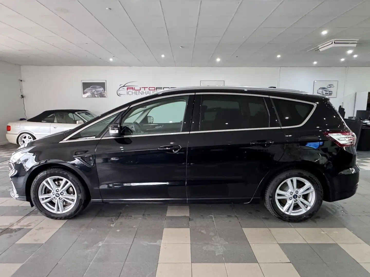 Ford S-Max S-MAX Titanium Aut.*7 Sitze-Ahk* Zwart - 2