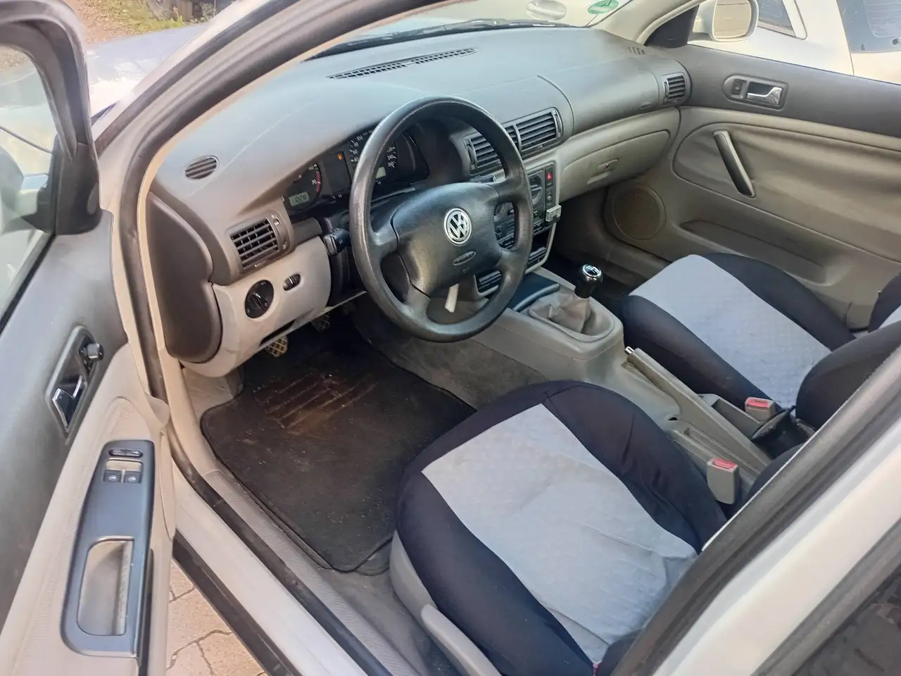 Volkswagen Passat 1.6 HU & AU 05-2027, foto 5