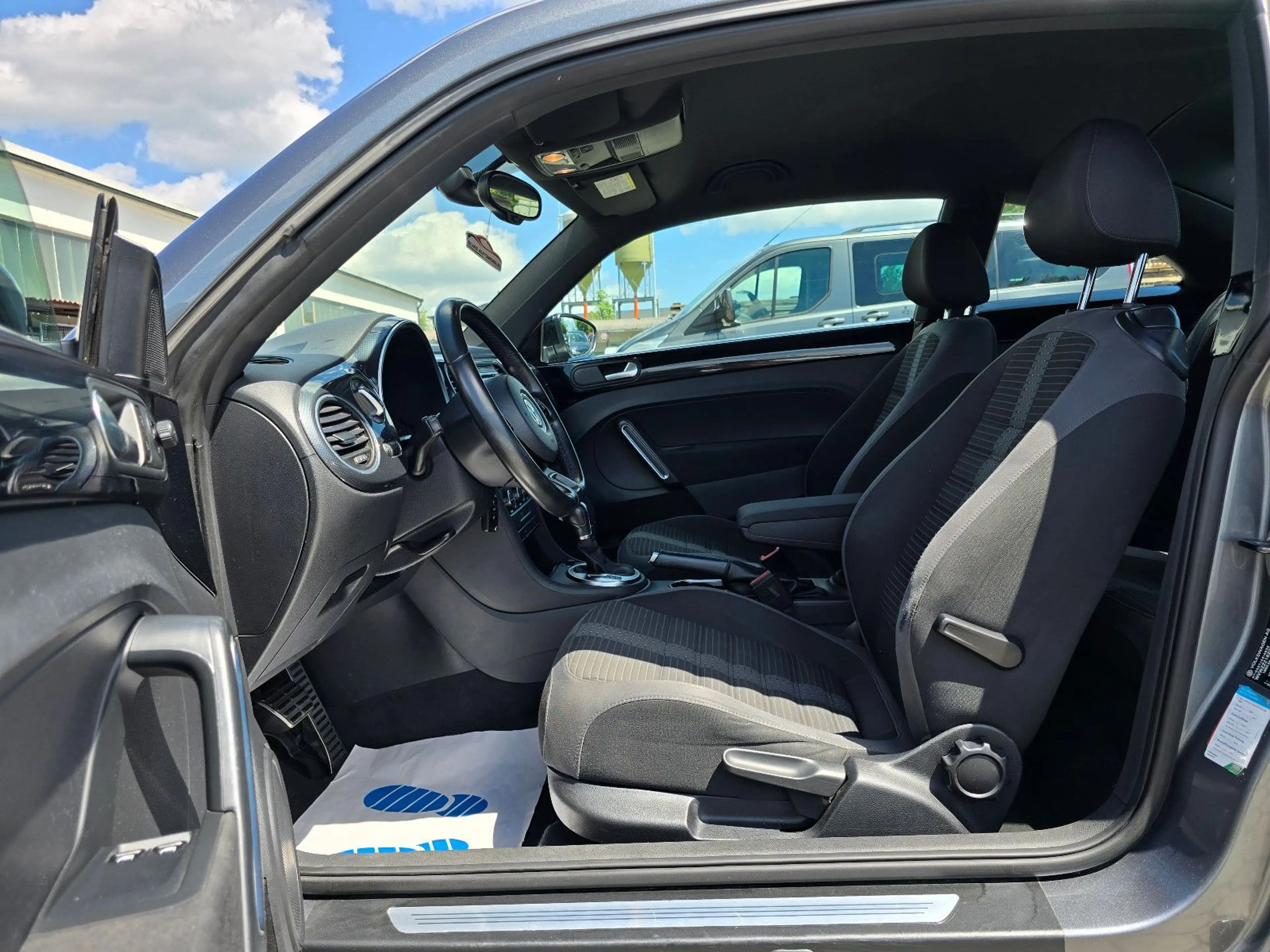 Volkswagen Beetle Lim. Sport — photo 10