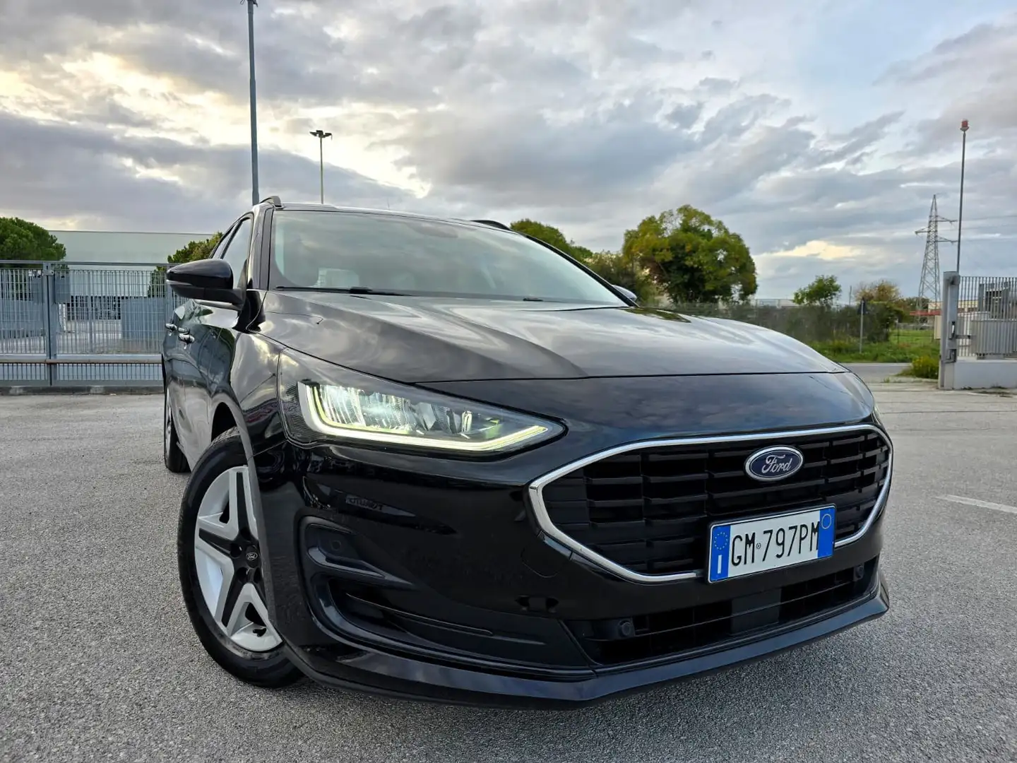 Ford Focus Focus V 2022 SW SW 1.5 ecoblue Business 120cv auto Negro - 2