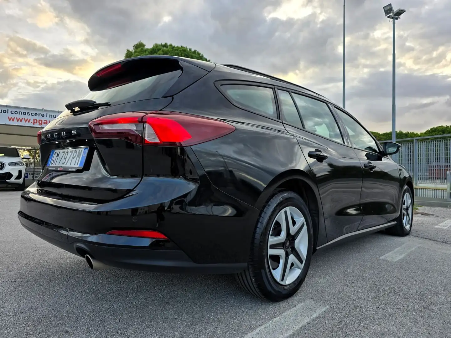 Ford Focus Focus V 2022 SW SW 1.5 ecoblue Business 120cv auto Negro - 1