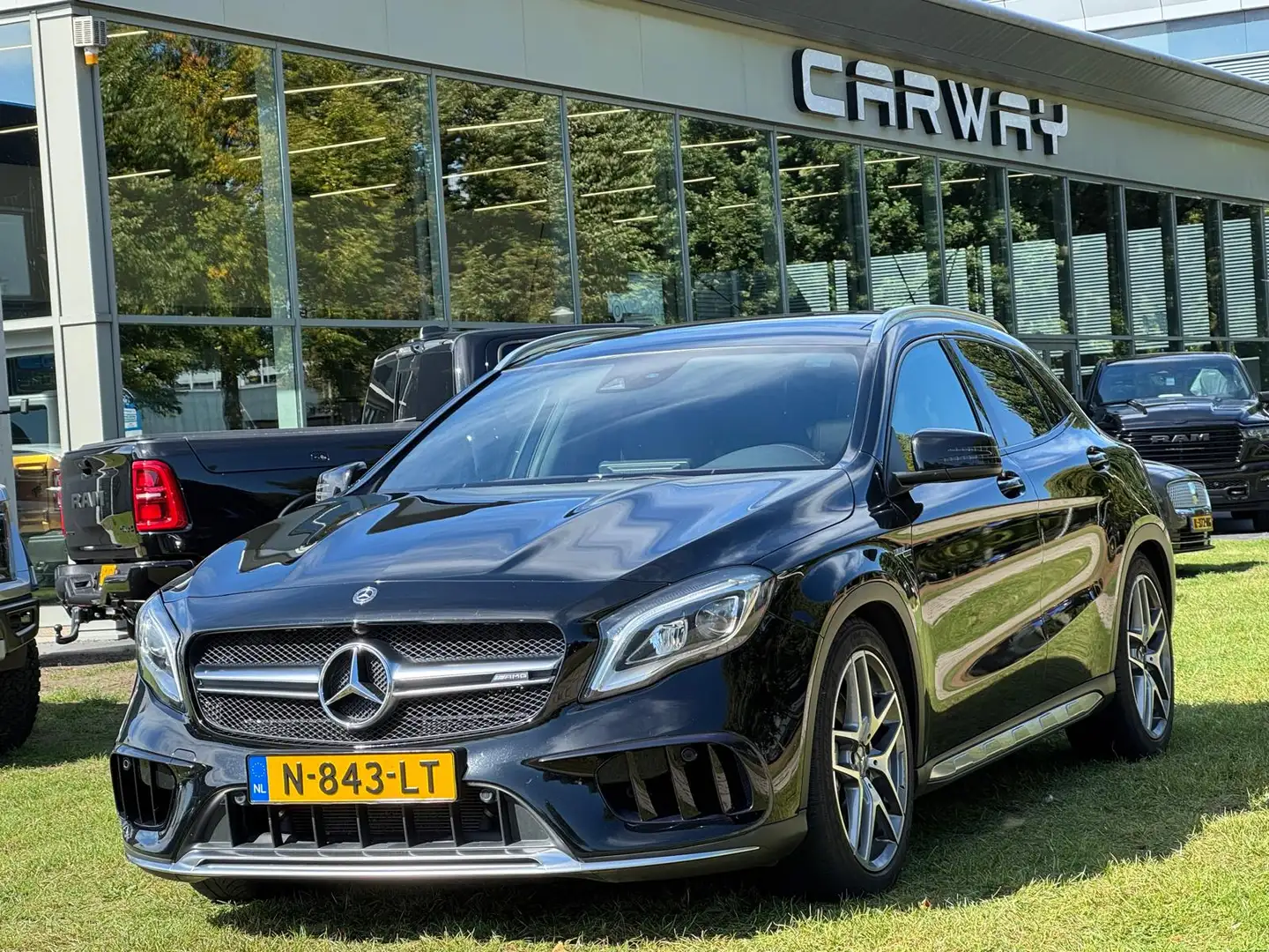 Mercedes-Benz GLA 45 AMG 4MATIC Premium NW MODEL! Noir - 1