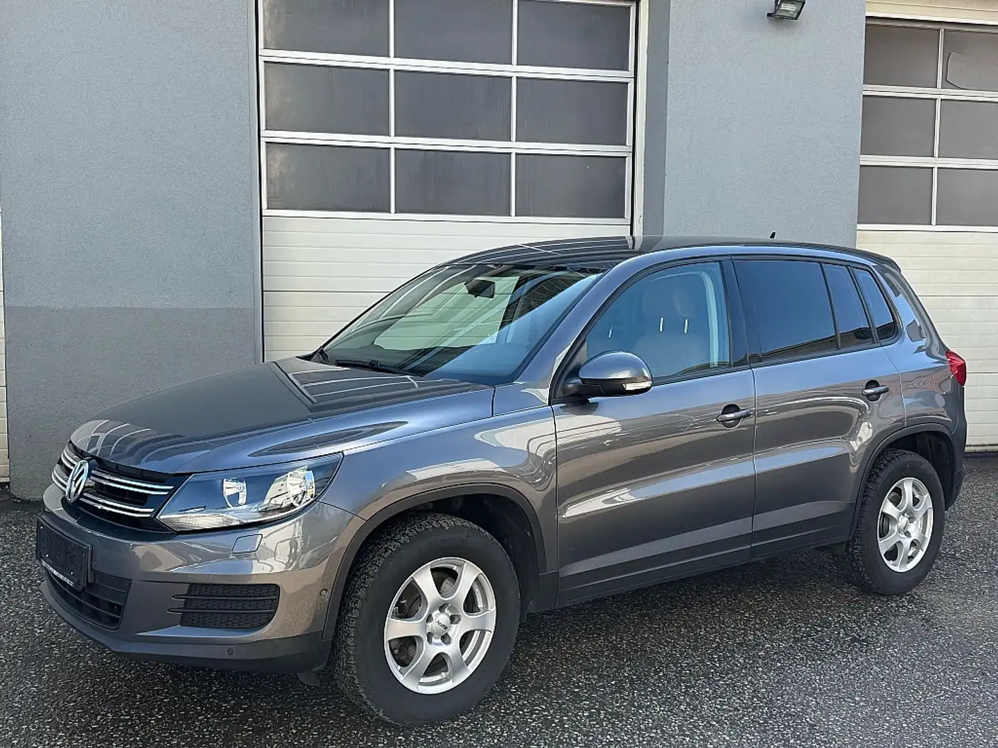 Volkswagen Tiguan 2,0 TDI BMT 4Motion Sport&Style Grau - 1