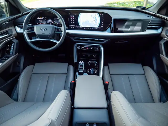 Audi Q5 view 13