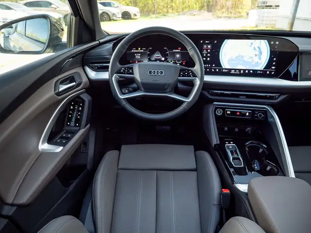Audi Q5 view 12