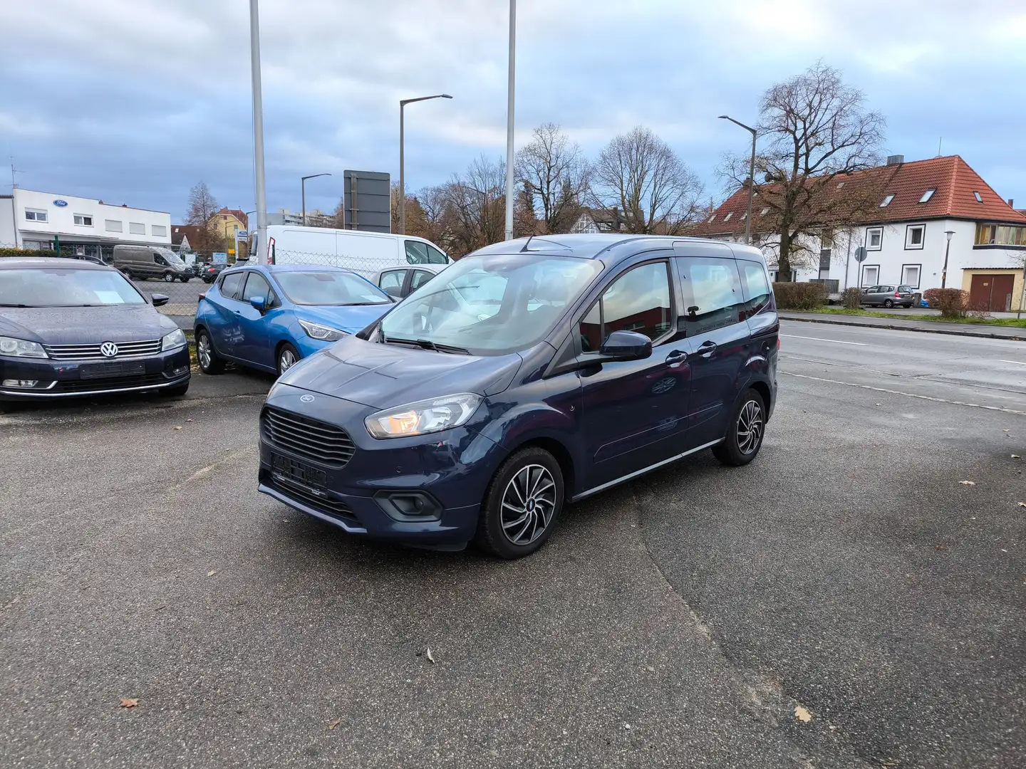 Ford Tourneo Courier Trend  Sonderausstattung Bleu - 1
