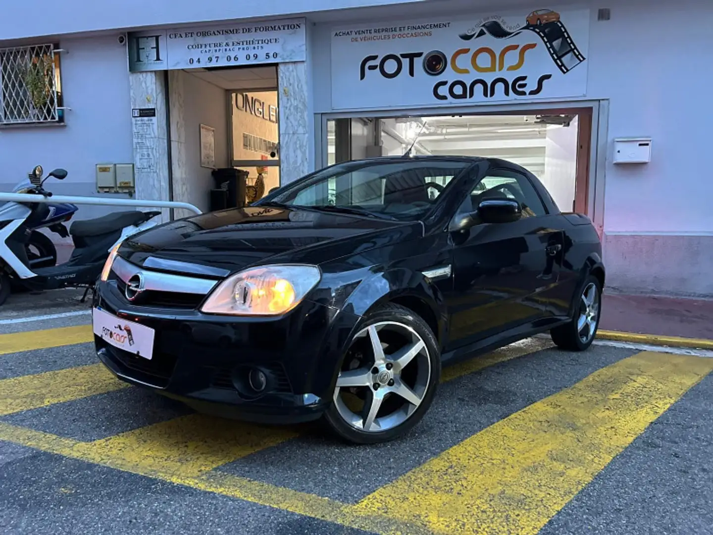 Opel Tigra 1.4 TWINPORT SPORT Zwart - 1
