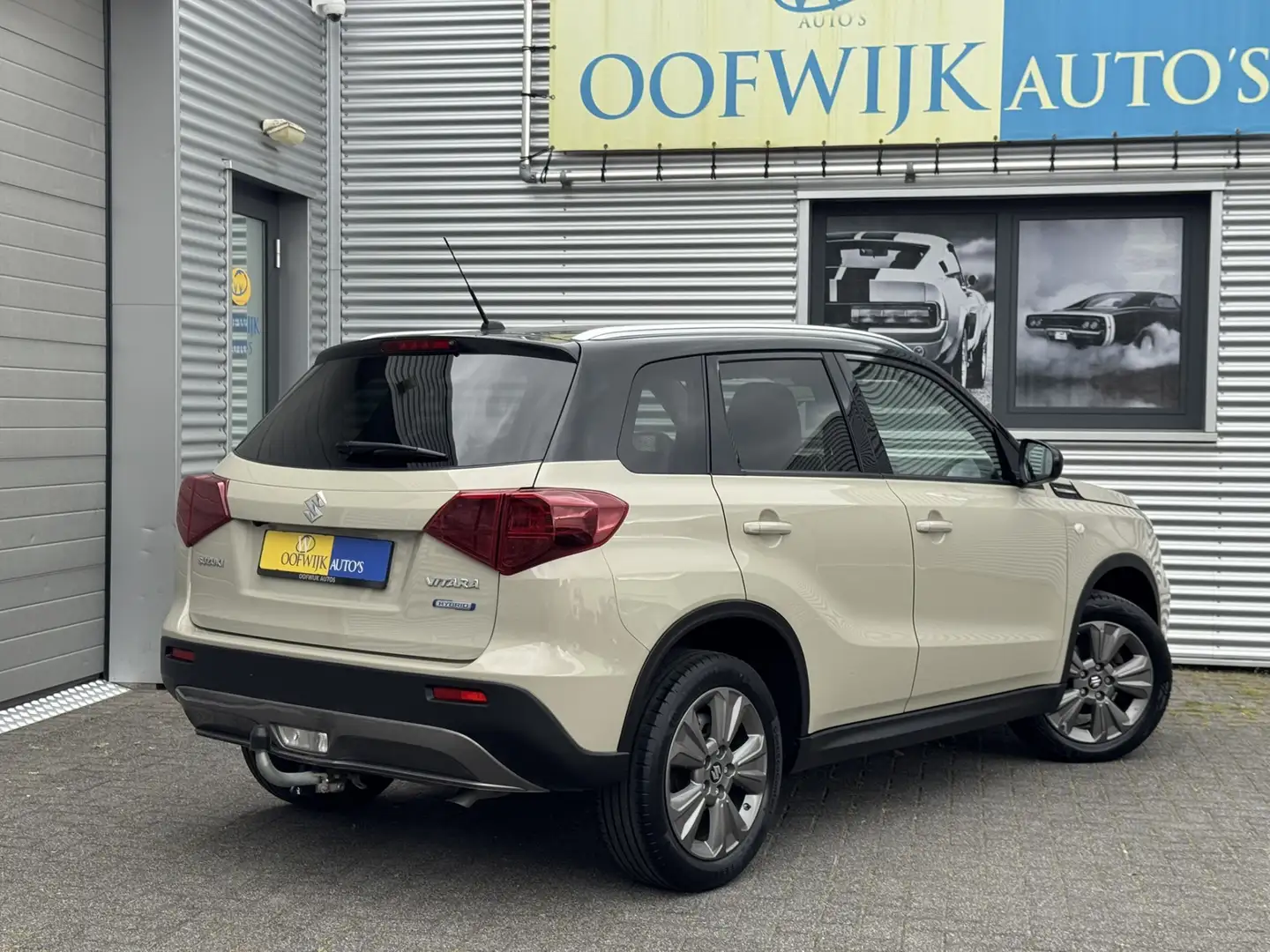 Suzuki Vitara 1.4 Boosterjet Hybrid Select Clima Camera CarPlay Brązowy - 2