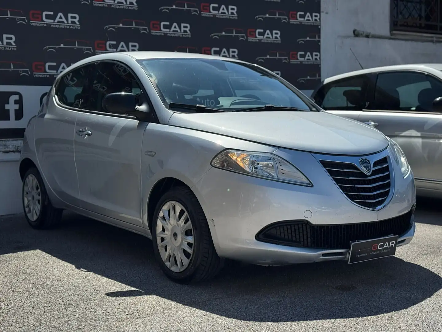 Lancia Ypsilon 1.3 MJT 16V 95 CV 5 porte S&S Gold Gris - 2