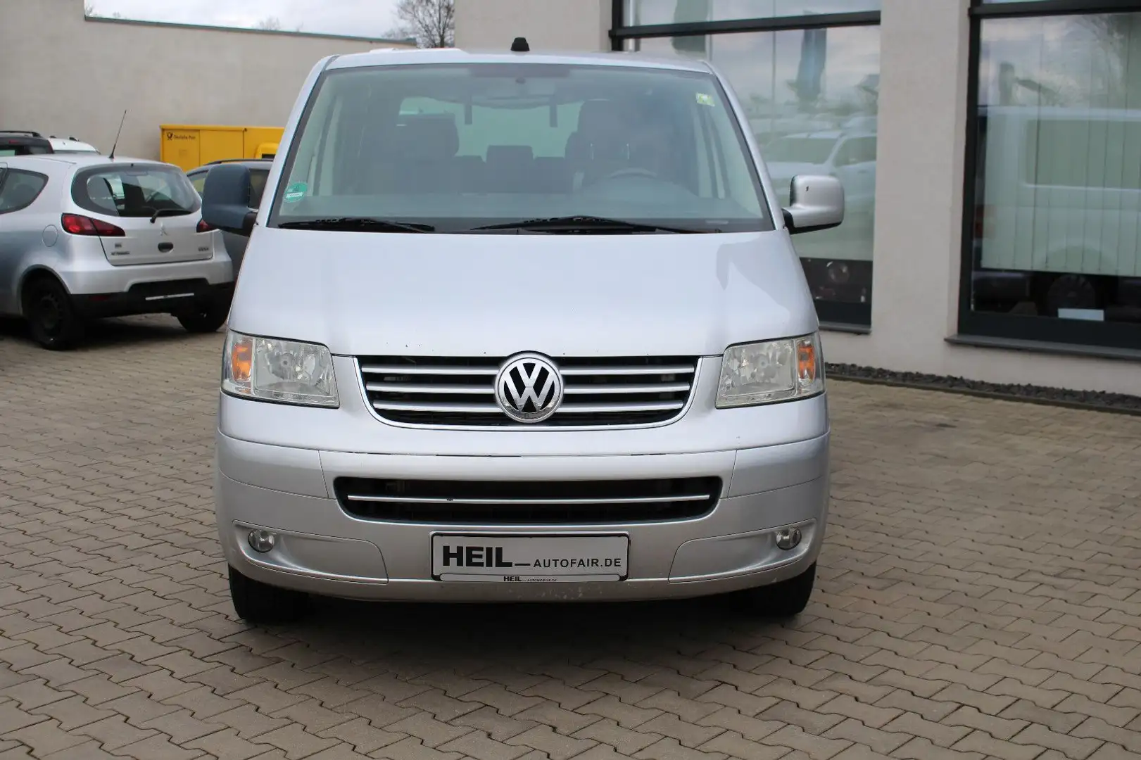 Volkswagen T5 Multivan 4 Motion*NAVI*SHZ*AHK*7 SITZE Plateado - 2