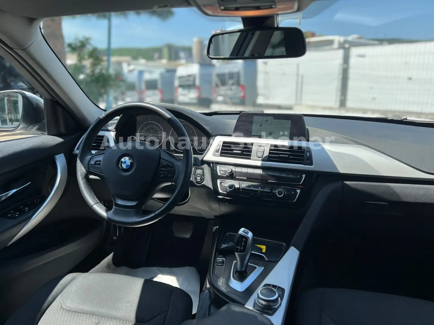 BMW 320 3 Touring 320 d**AUTOMATIK*LED*NAVI** Blanc - 2