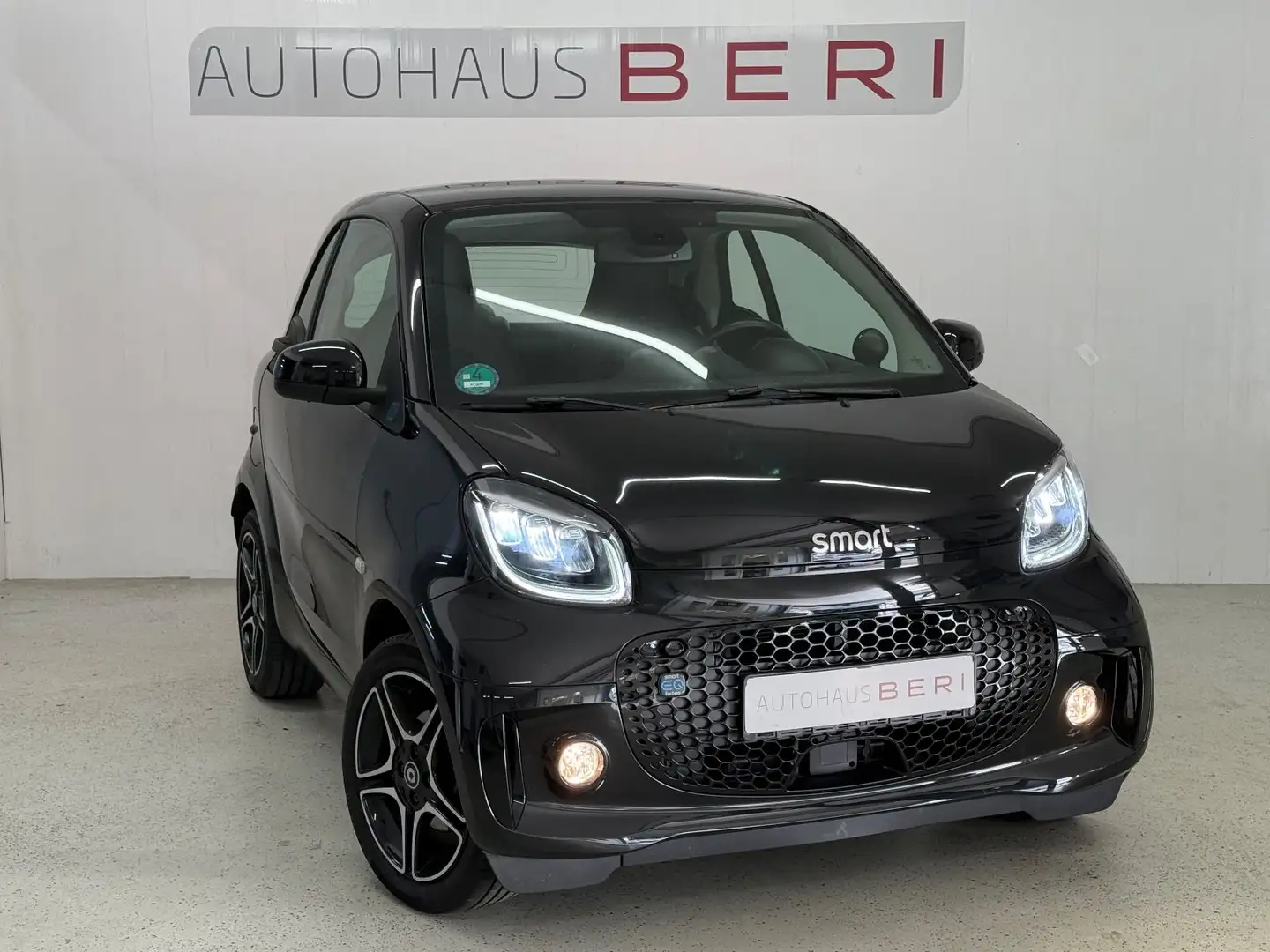 smart forTwo Schnelllader 22KW*KAMERA*SCHIEBEDACH*SHZ Schwarz - 1