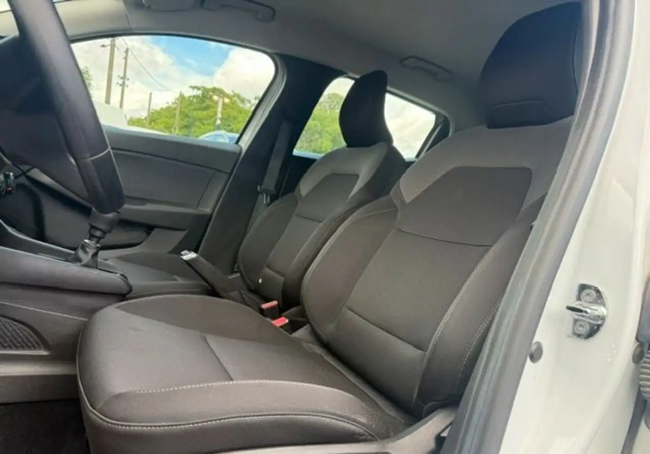 Renault Clio Citadine 5 portes — photo 9
