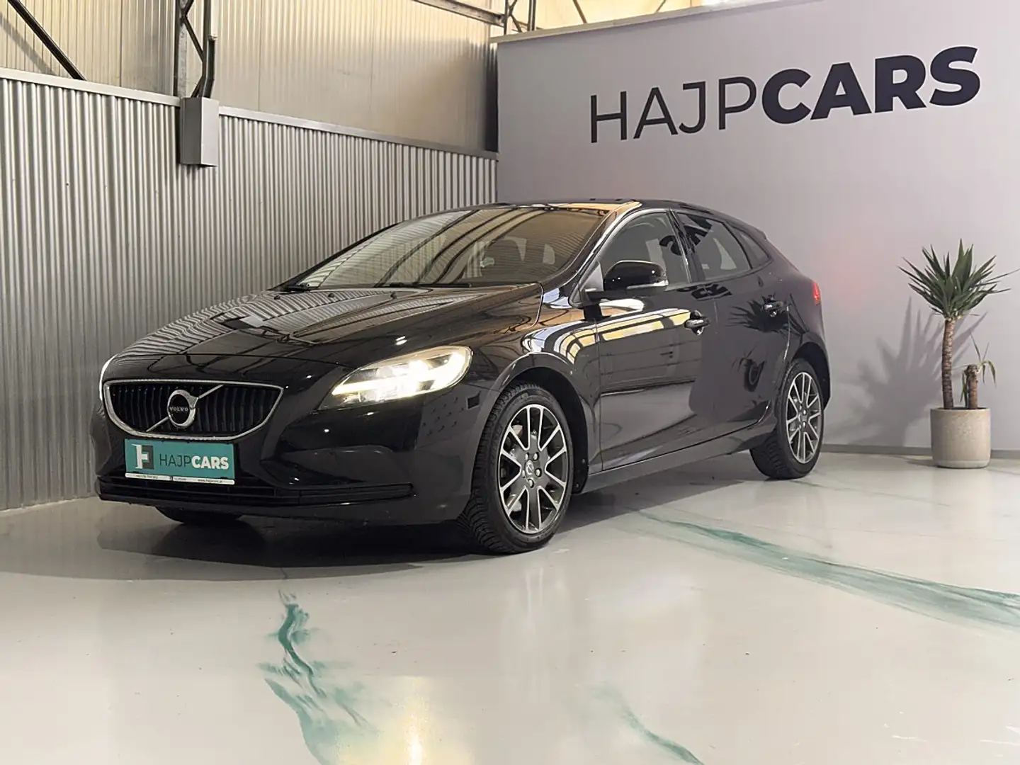 Volvo V40 D2 Geartronic Schwarz - 2