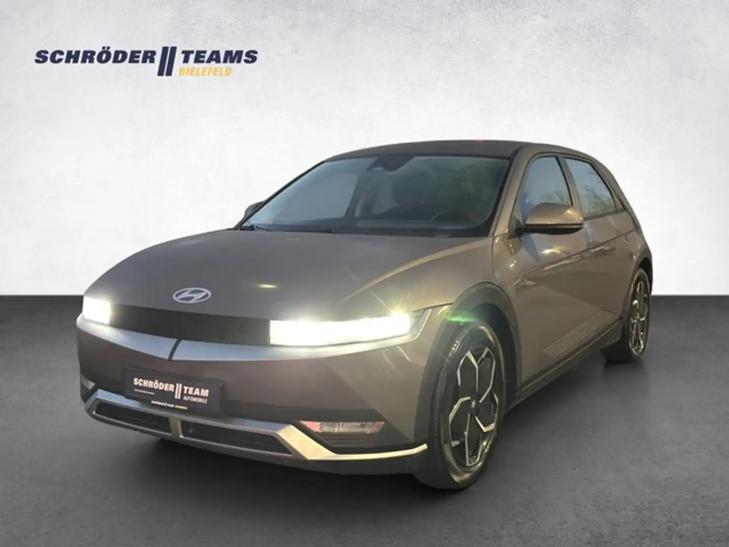 Hyundai IONIQ 6 5 Elektro 72,kWh Basis NSCC/NAVI/LED Brun - 1