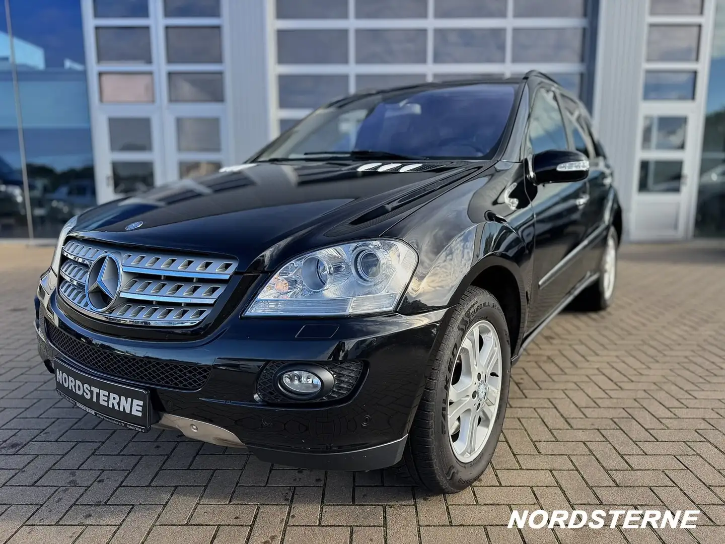 Mercedes-Benz ML 500 ML 500 4Matic AHK+KAMERA+MEMORY+EL.SITZE+PANO Schwarz - 2