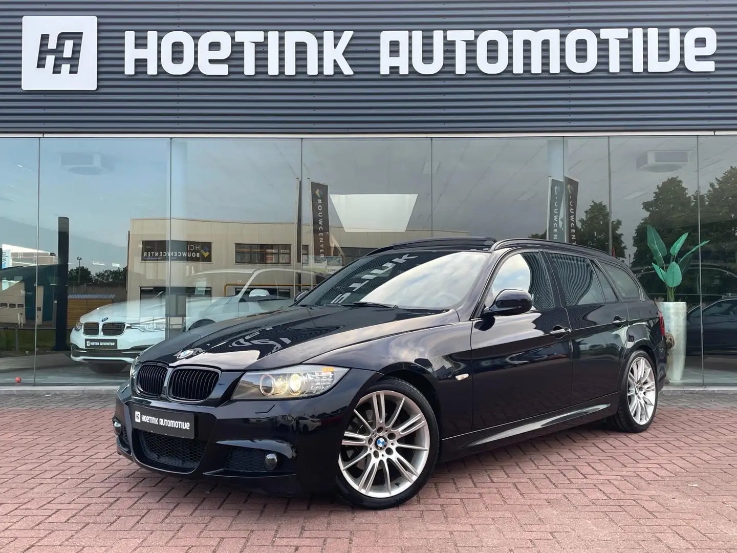 BMW 318 3 Serie Touring 318i Automaat M Sport | Pano | Cru Zwart - 1