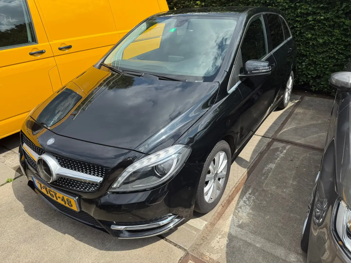 Mercedes-Benz B 180 Ambition - COMING SOON Grijs - 2