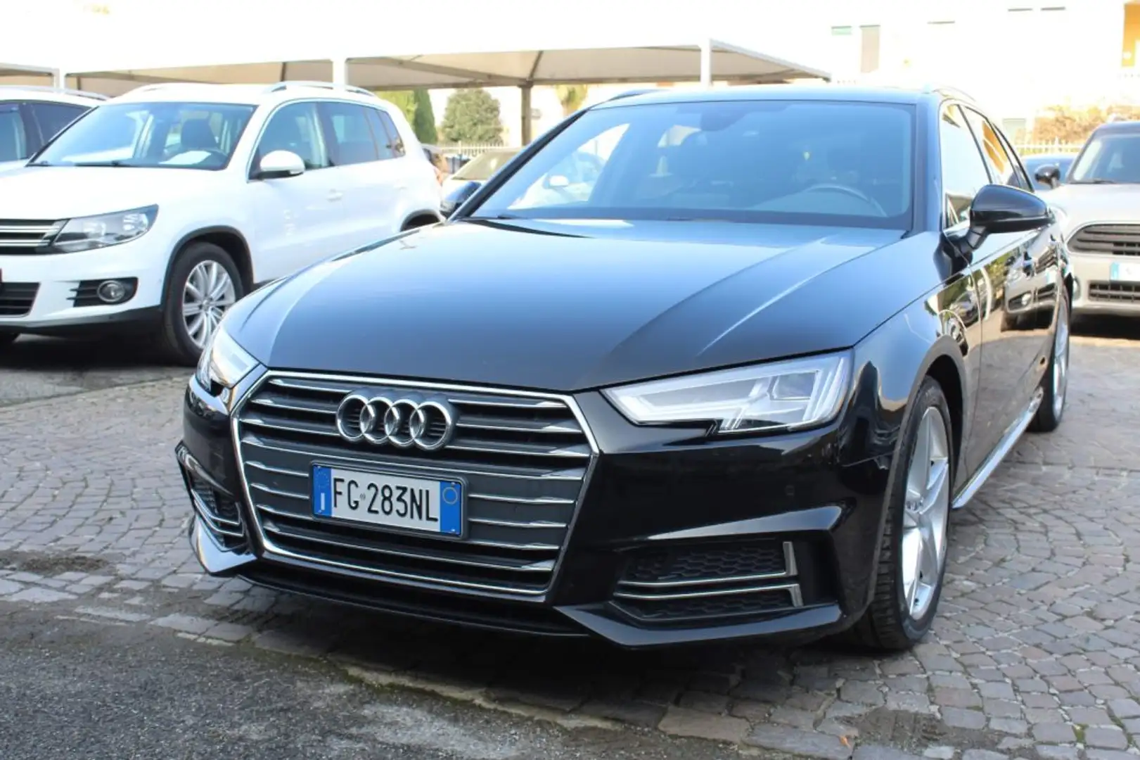Audi A4 Avant 2.0 TDI 190CV S tronic S-LINE Schwarz - 1