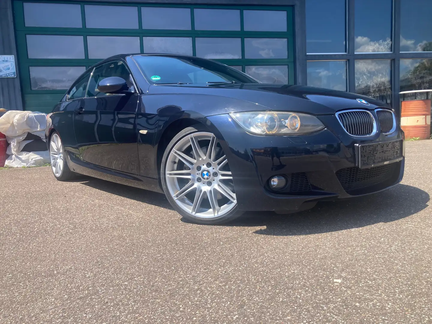 BMW 330 d Automatik M-Paket SD Leder Scheckheft 2.Hand Schwarz - 1