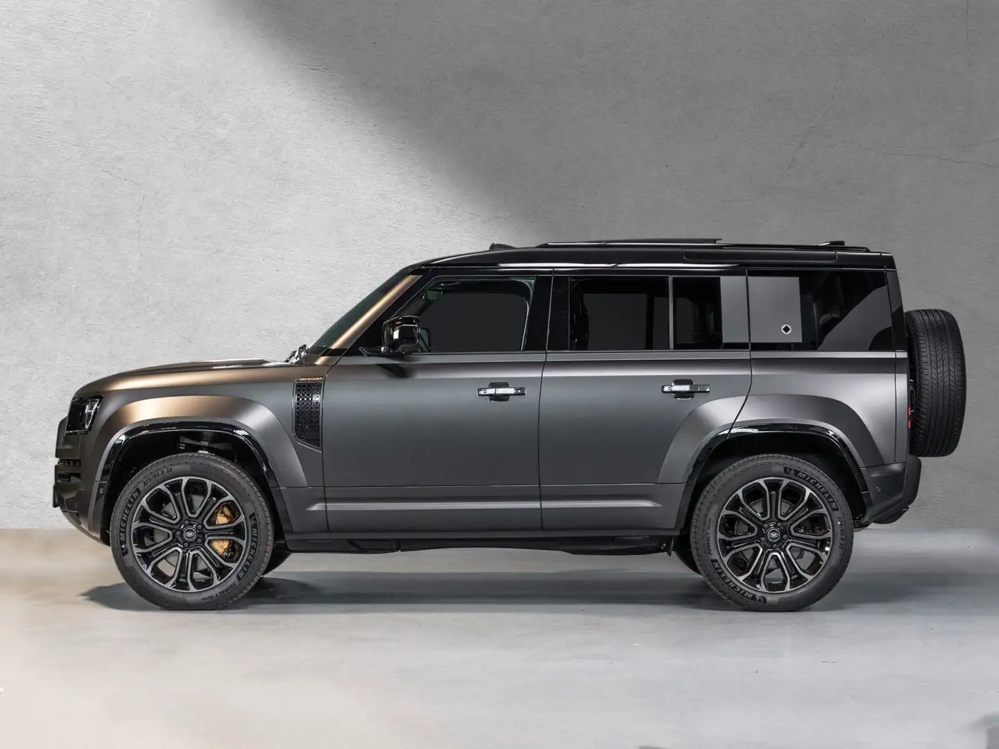 Land Rover Defender OCTA Edition One P635 AWD - STOCK !!!! Сірий - 1