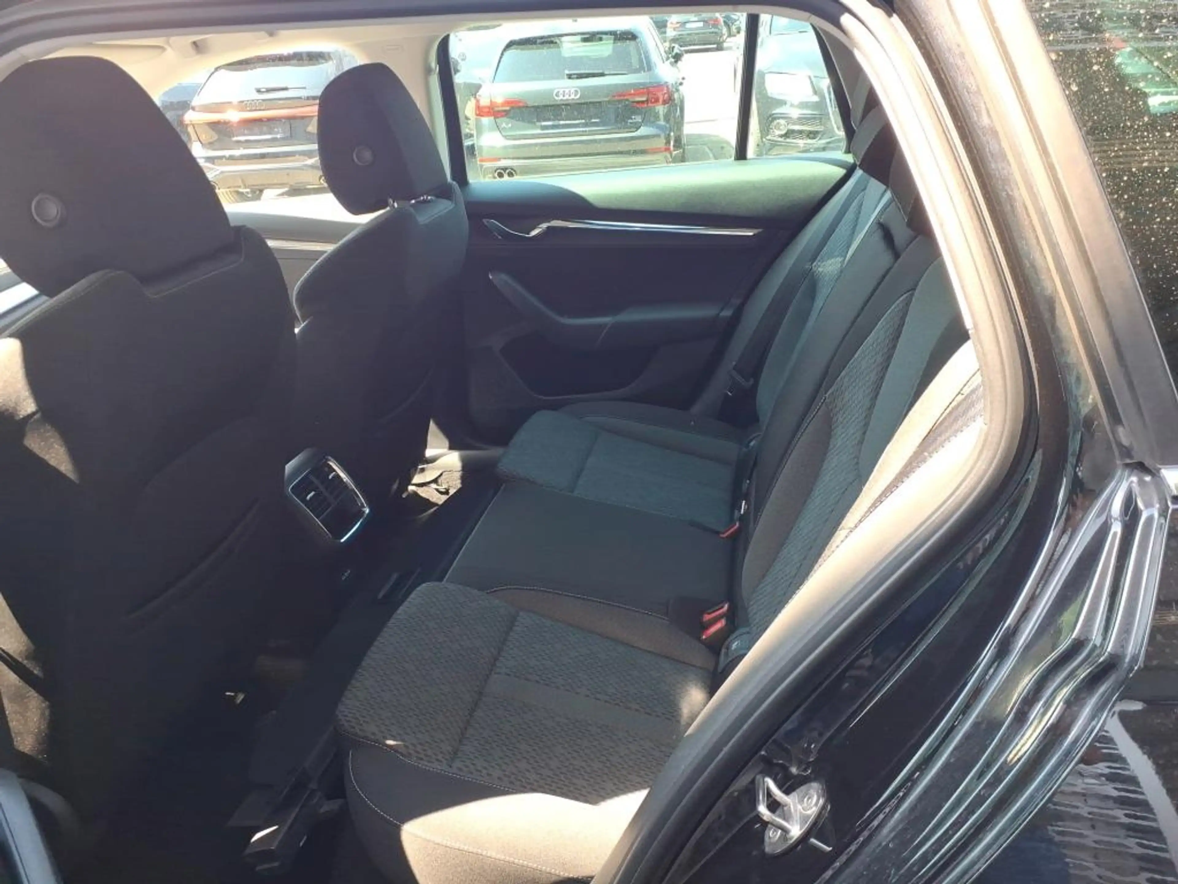 Skoda Octavia Combi 2.0 TDI DSG STYLE +LED +HuD +ACC +NAVI +SMA — photo 9