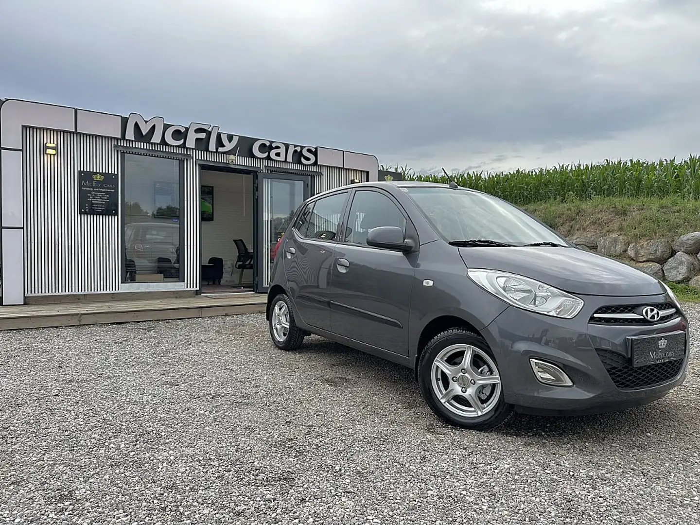 Hyundai i10 1,1 Life Aut. Grijs - 1