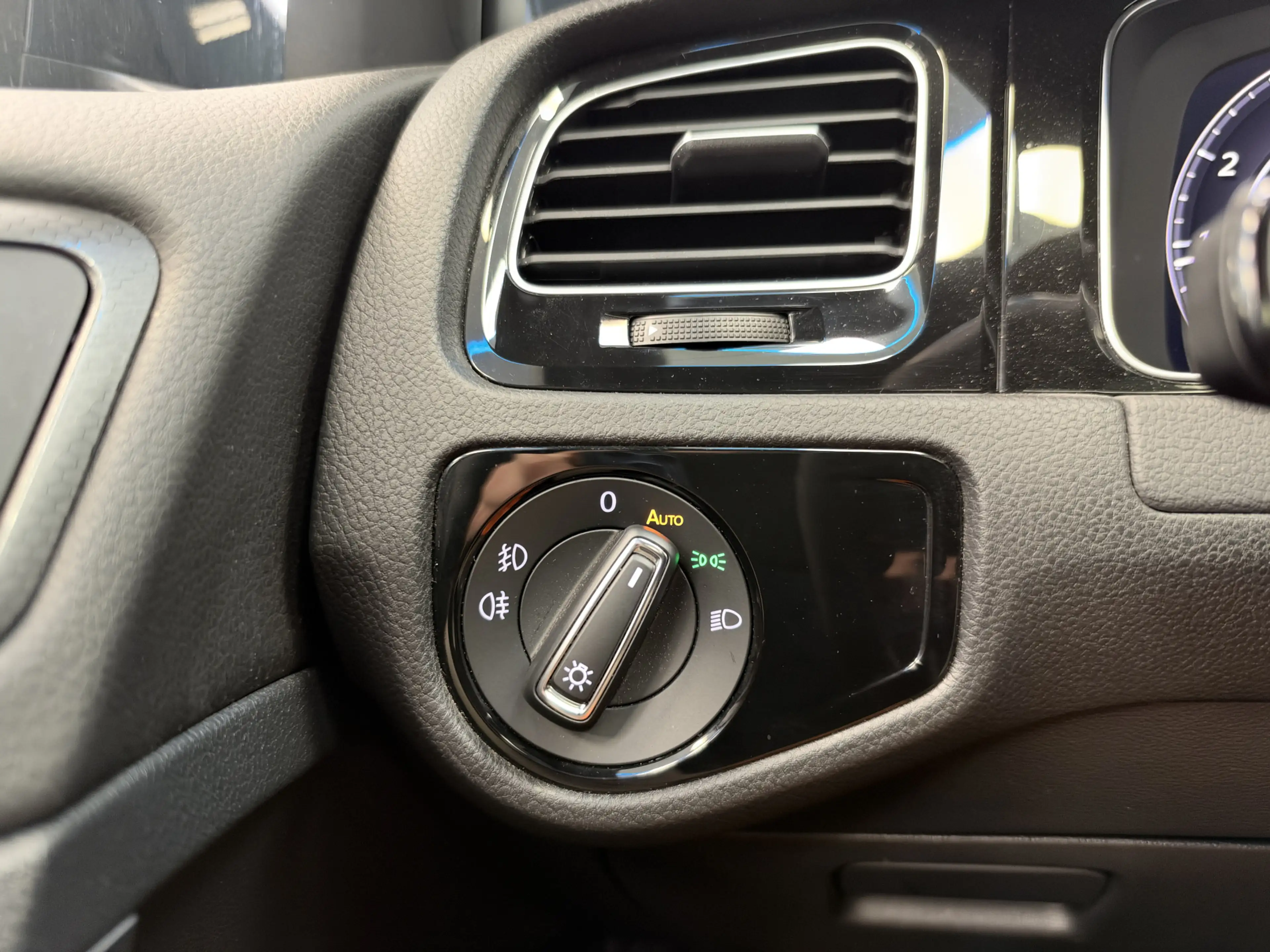 Volkswagen Golf GTI 2.0 TSI Performance Cruise/Climate PDC ACC Dynaudi — photo 12