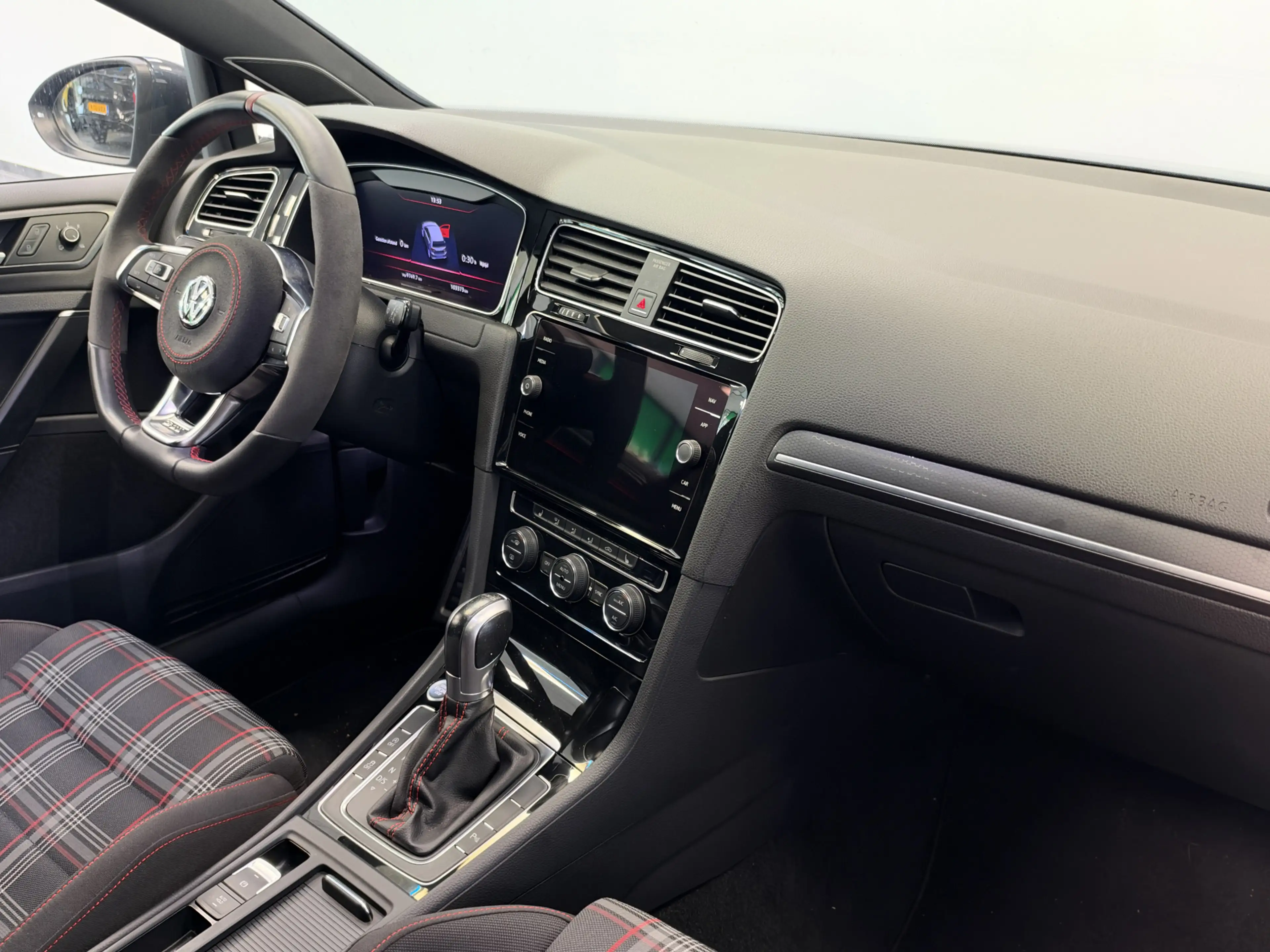 Volkswagen Golf GTI 2.0 TSI Performance Cruise/Climate PDC ACC Dynaudi — photo 7