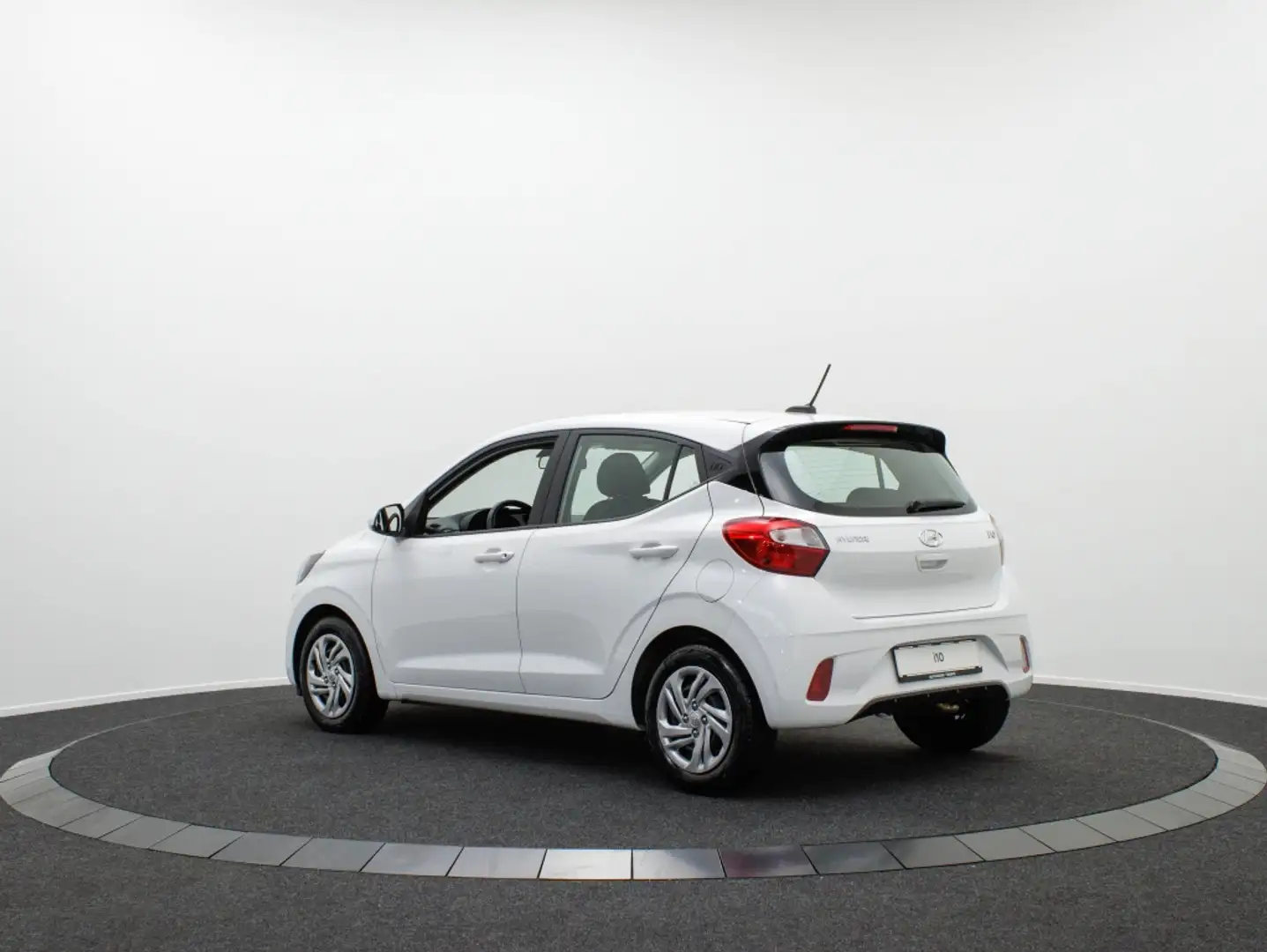 Hyundai i10 1.0 Comfort | Private lease 325p.m. | Carplay Wit - 2