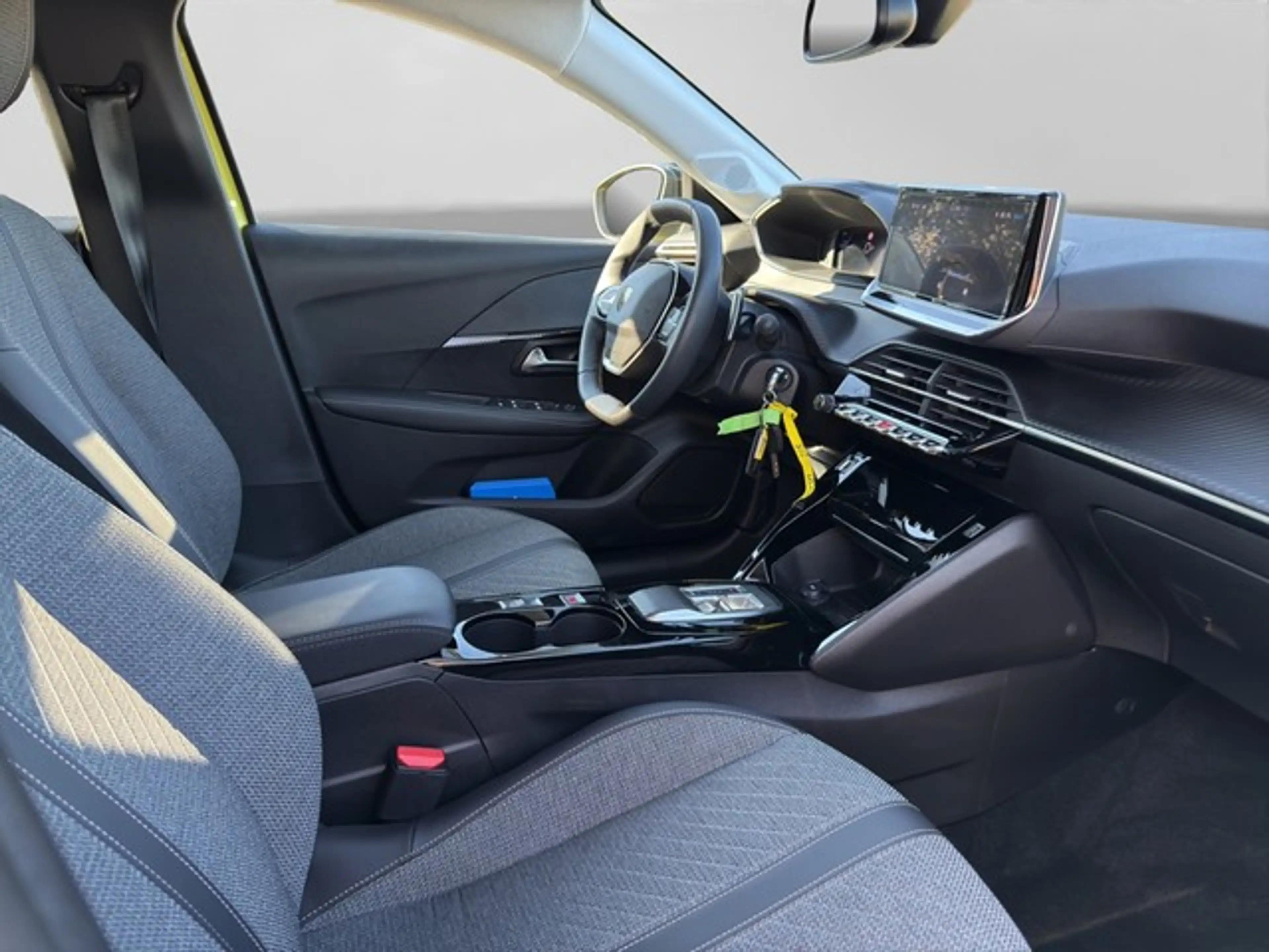 Peugeot 208 1.2 Hybrid Allure PDC+CAM+CARPLAY+SITZHZG+ — photo 9
