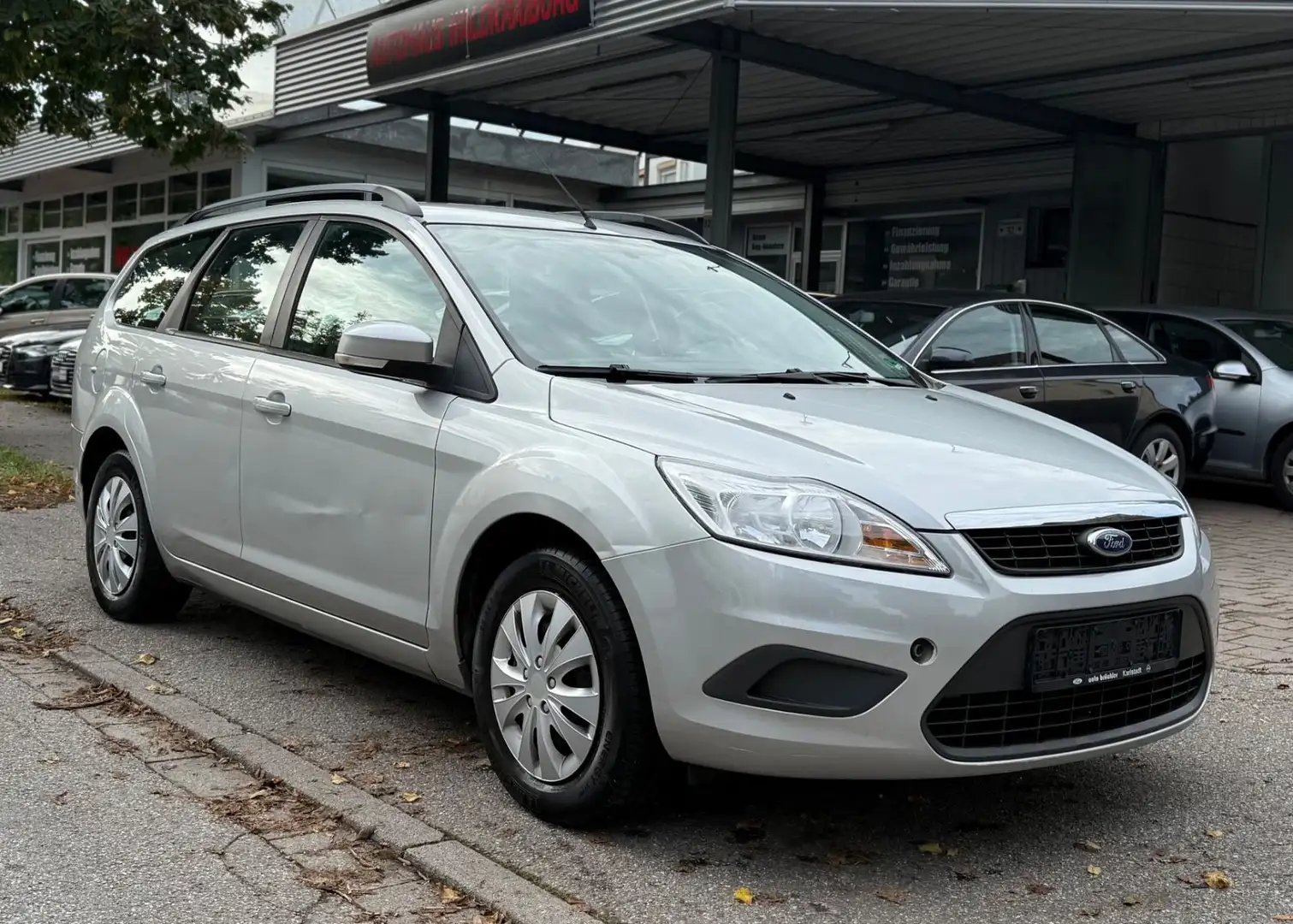 Ford Focus Turnier 1.6i Style/TÜV  11.2026/PDC/EURO 5 Silber - 2