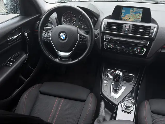 BMW 1 Series view 11
